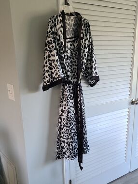 Leopard Print 3 Piece Satin Robe W/ Gown And Shorts Black Trim